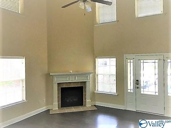 2nd image of 2502 Oak Place Dr SE