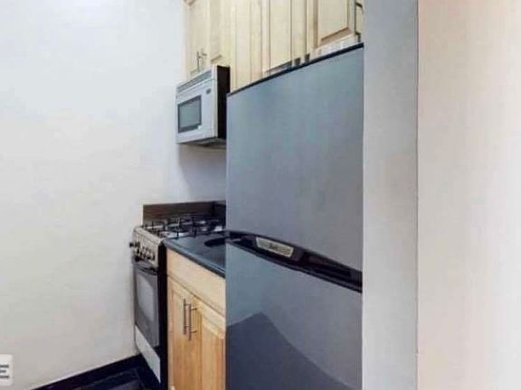 3rd image of 1497 3rd Ave #1E