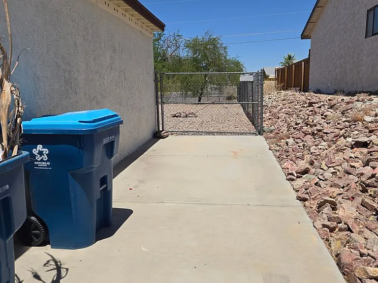 2889 Hidden Valley Dr — Photo 18