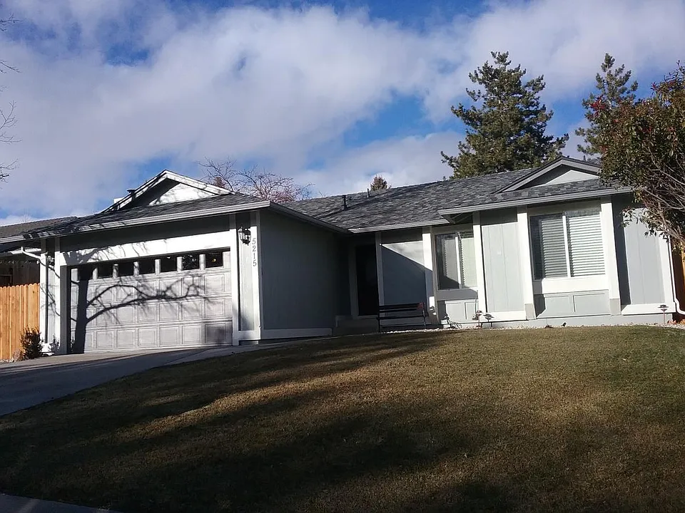 Mountcrest Ln