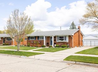 15648 Sunset St, Livonia, MI 48154