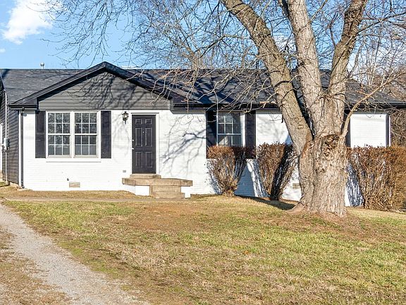 3rd image of 1904 Roan Dr