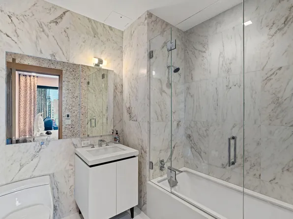 200 East 21st Street image 16 of 21