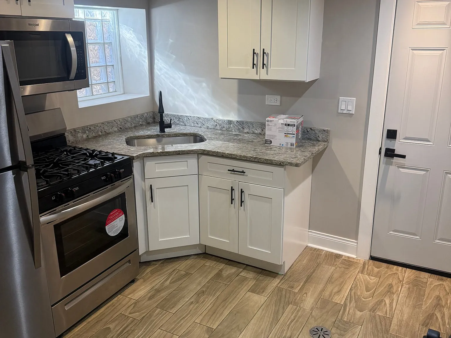 Welcome to your new home! | Available 10/01 | $1500/mo — Photo 2