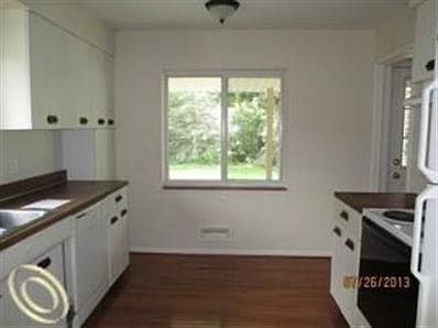 4th image of 17301 Buckingham Ave