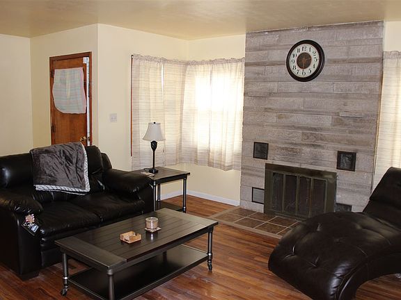 4th image of 1349 Canterbury Dr