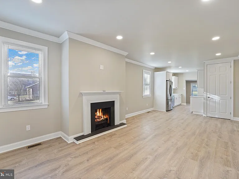 4411 Fairview Ave — Photo 6
