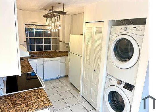 4th image of 1592 Springside Dr