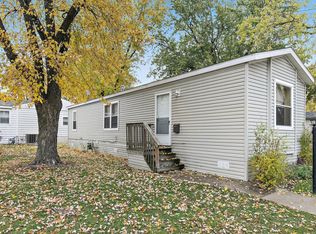 1187 Lakewood Rd, Elgin, IL 60123