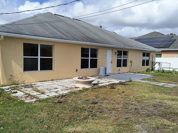5th image of 1915 SW Breezeway St