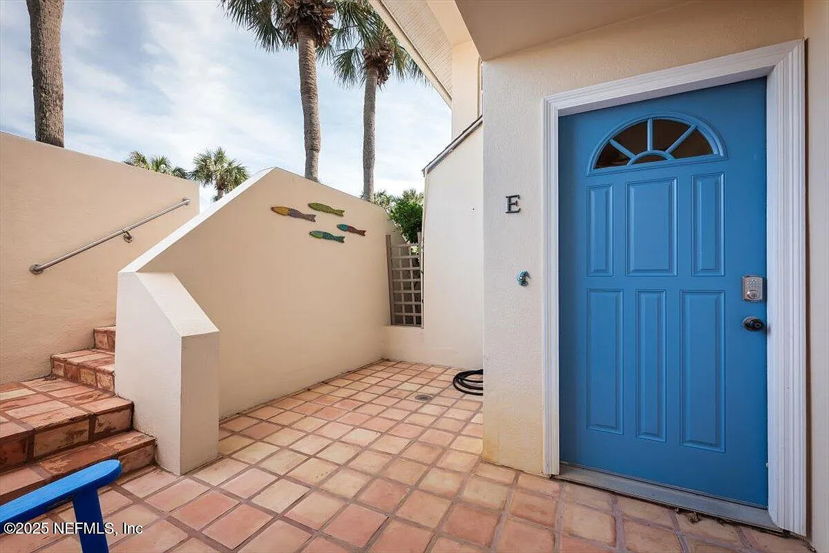 2 bed, 2.5 bath, 1406 sqft, $3,995 — Photo 2