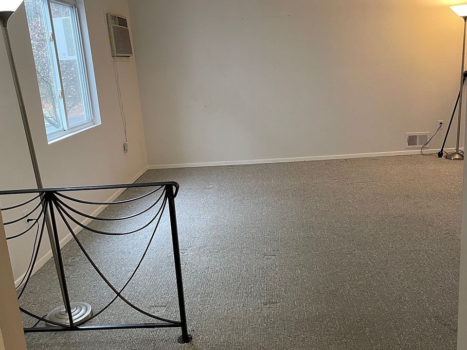 1st image of 164 Graham Ave