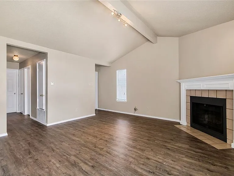 1200 Orchard Park Cir — Photo 2