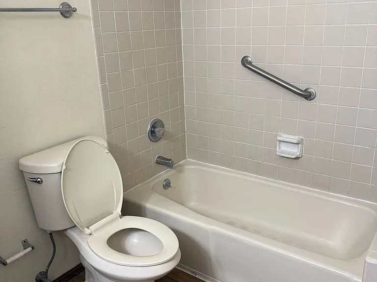 5310 Edwards Dr NE — Photo 21