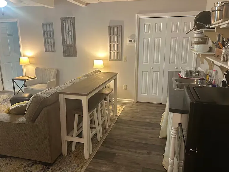 1260 College Ave — Photo 5