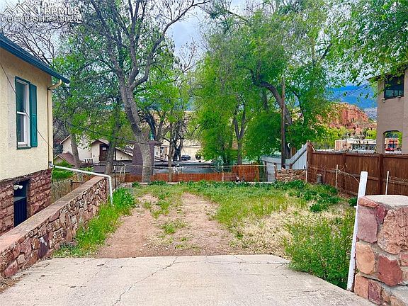 4th image of 3137 W Pikes Peak Ave