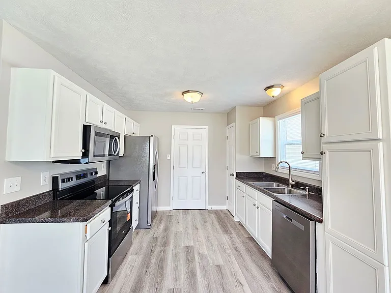7796 Buttonwood Ave — Photo 19