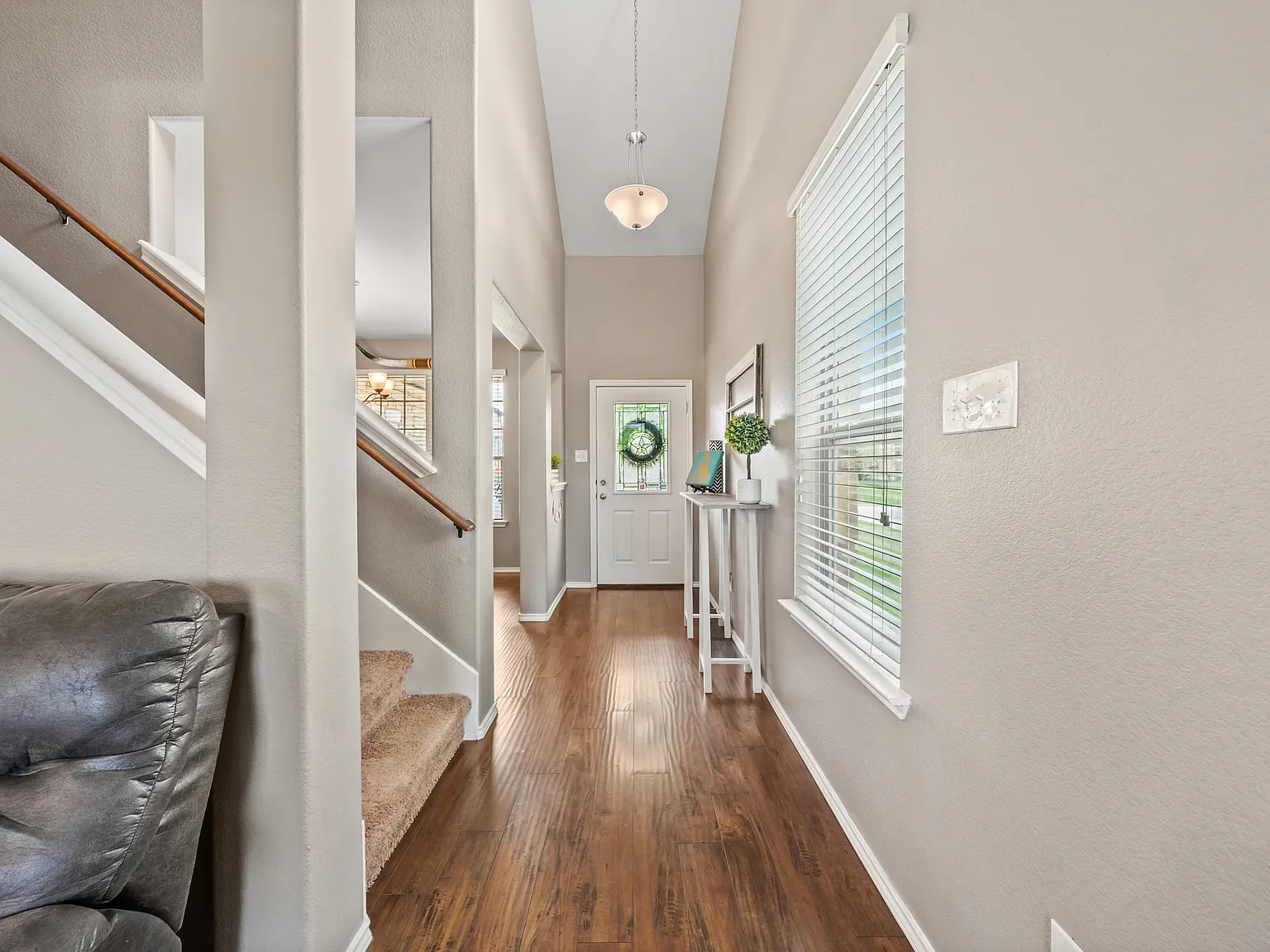 4 bed, 2.5 bath, 2053 sqft, $2,195 — Photo 4