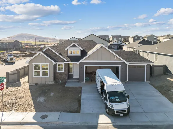 7795 Cardinal Peak St, West Richland, WA 99353