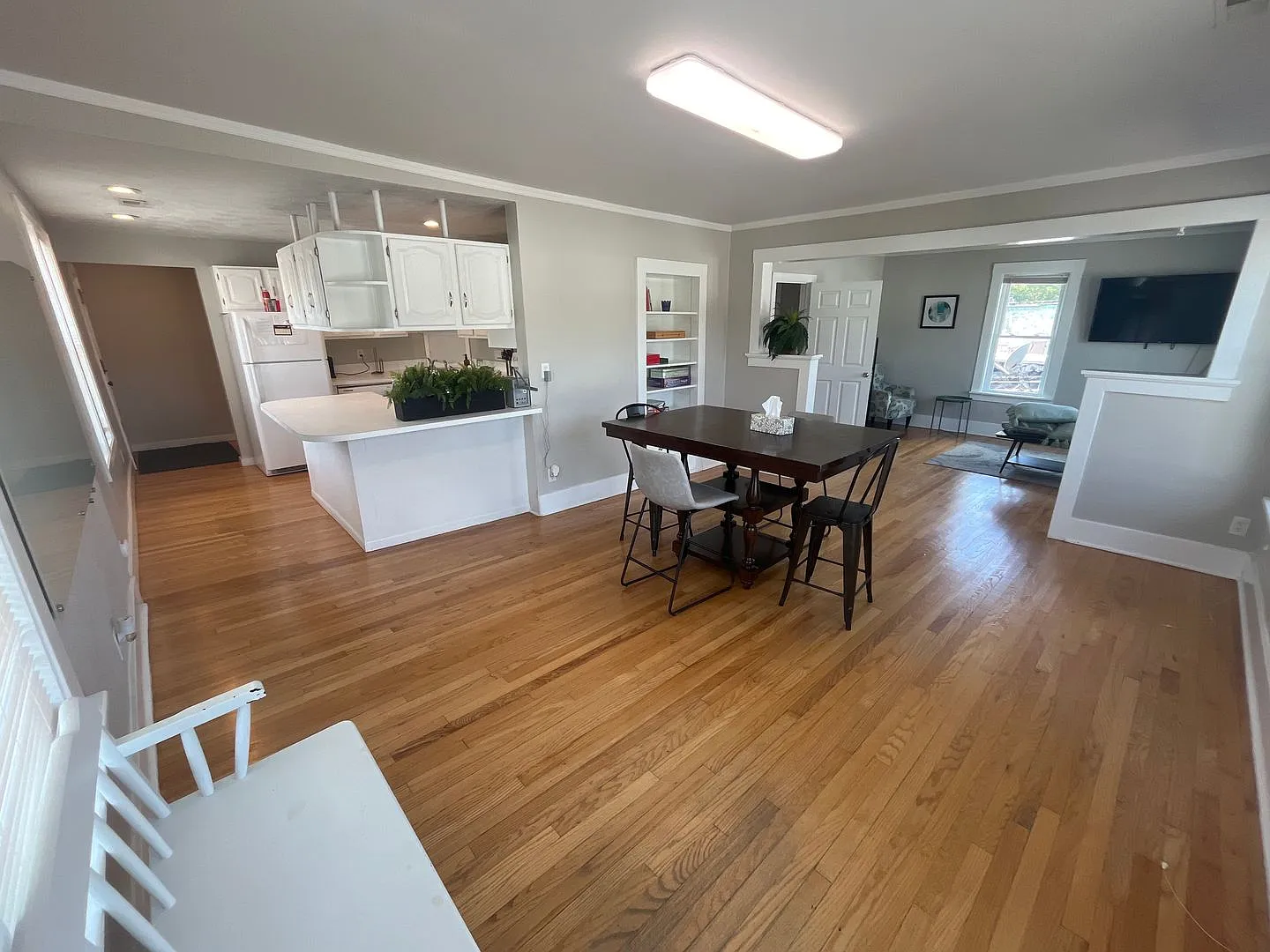 3501 Center St — Photo 3