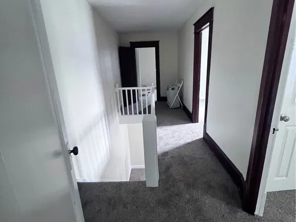 56 Wayne St #1, Carbondale, PA 18407