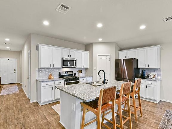 4th image of 22723 Castello Lakes Drive