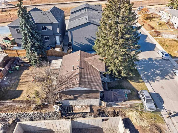 6503 33rd Ave NW, Calgary, AB T3B 1K9
