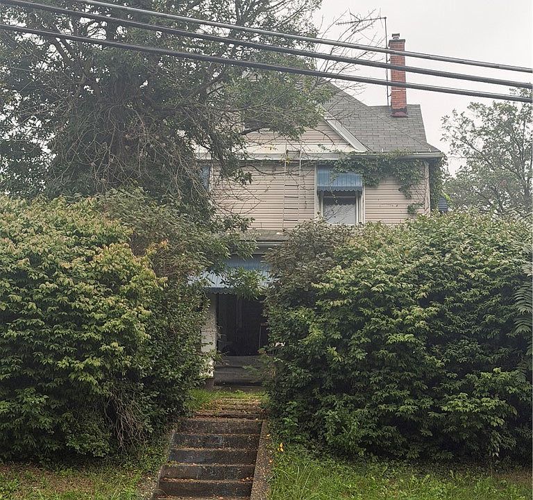 1st image of 824 Fulton Rd NW