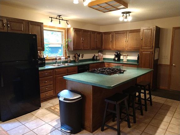 2nd image of 468 W Tittabawassee St