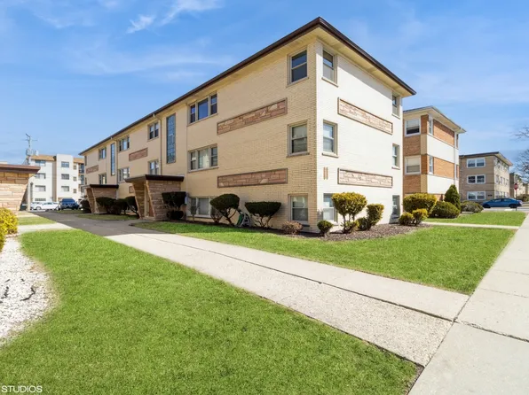6847 N Olmsted Ave #1, Chicago, IL 60631