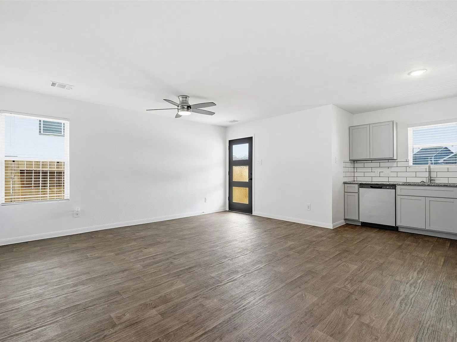 3 bed, 2.0 bath, 1000 sqft, $1,450 — Photo 3