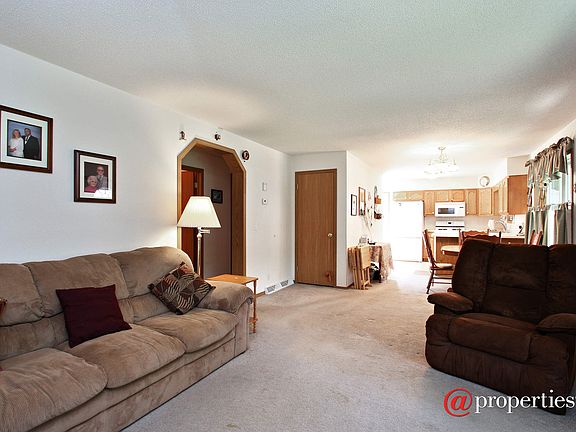 Living Room / Dining Room