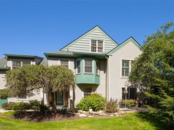 878 Hampton Ct, Northfield, OH 44067