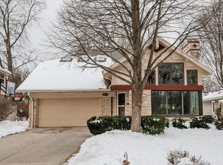 4947 W Jackson Park Dr, Milwaukee, WI