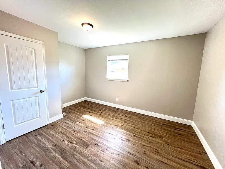 2809 N Turnbull Dr — Photo 8