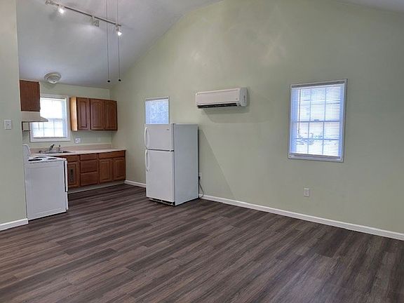 3rd image of 153 Fisher Ave