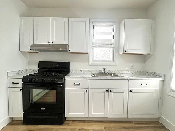 3rd image of 123 Clinton Ave Floor 2