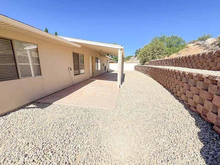 5921 N Bentley Dr — Photo 16