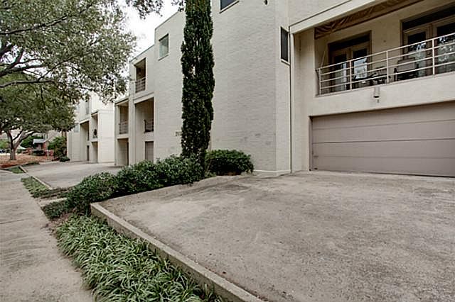 1st image of 3910 Buena Vista St #24