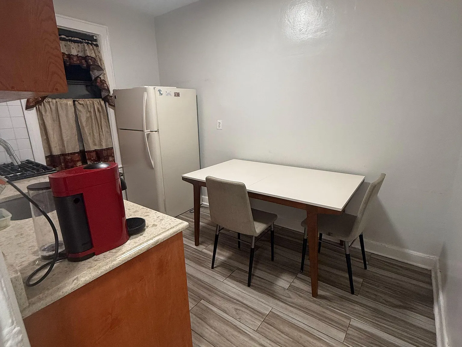 1 bed, 1.0 bath, 450 sqft, $4,547 — Photo 4