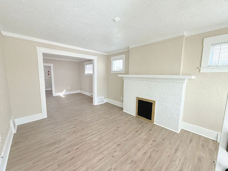 9376 Otsego St — Photo 3