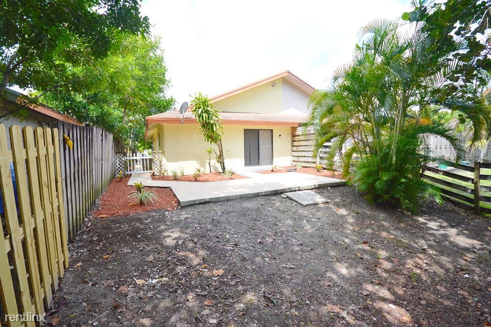 1219 SW 74th Ave_North Luaderdale_FL_1