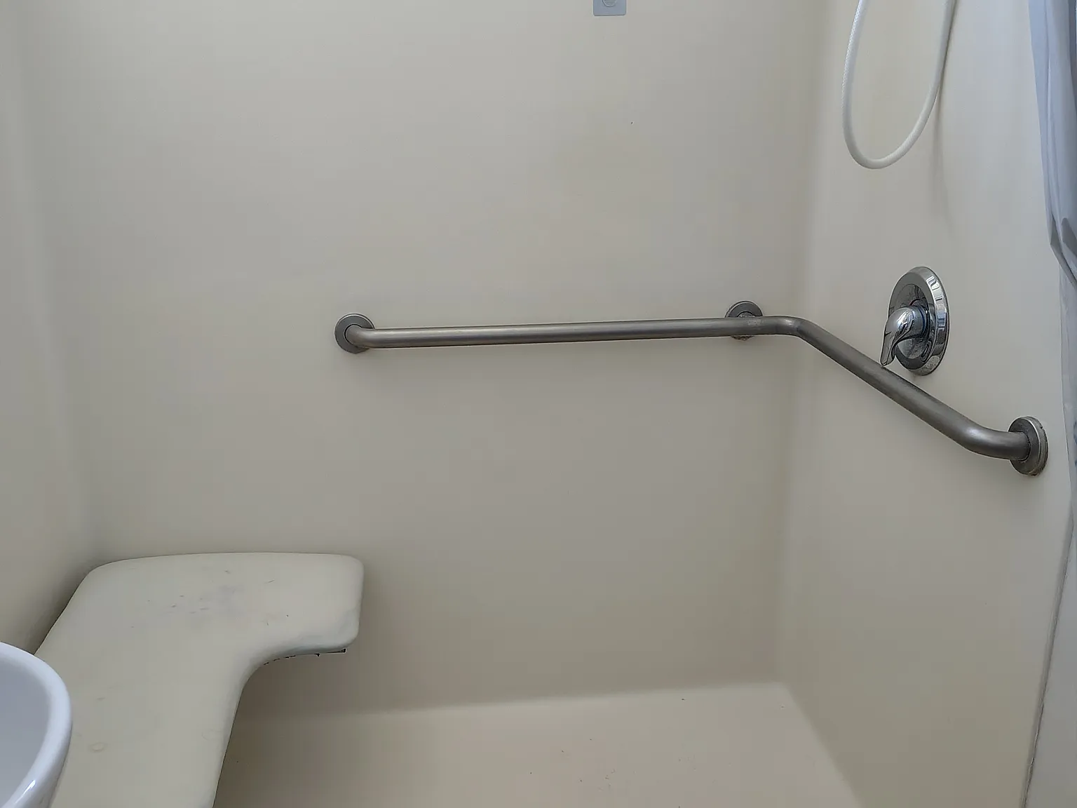 2 bed, 750 sqft, $1,200 — Photo 4