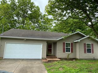 2852 W Chestnut St, Springfield, MO 65802