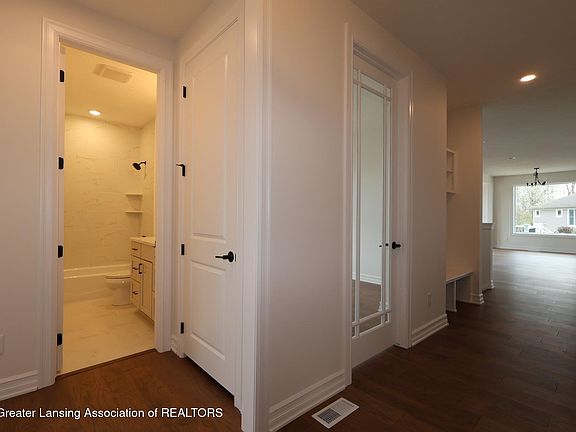 4th image of 607 Aquila Dr