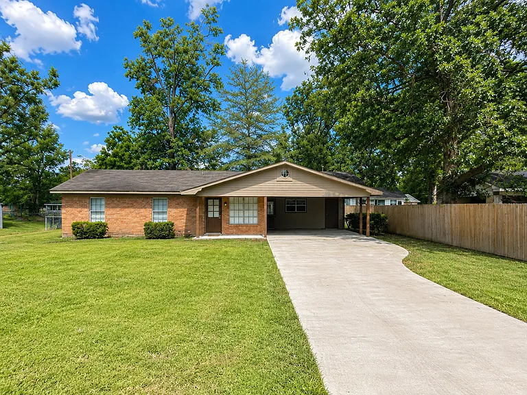 31 Azalea Dr — Photo 1