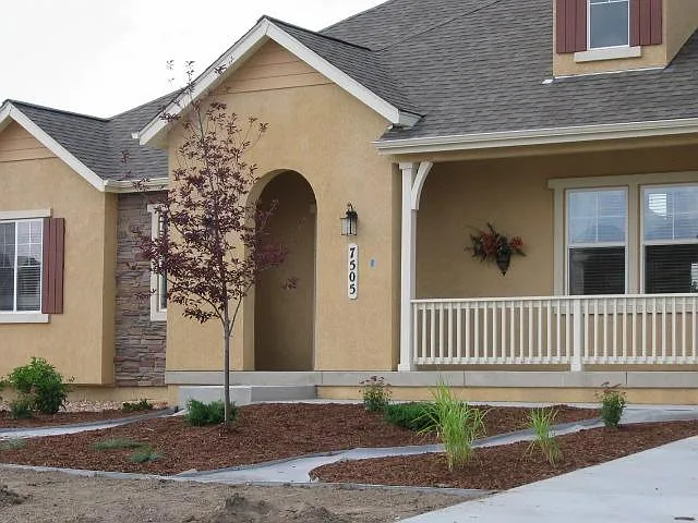 5 bed, 3636 sqft, $2,850 — Photo 2