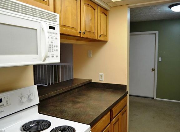 5th image of 7979 Independence Dr APT A