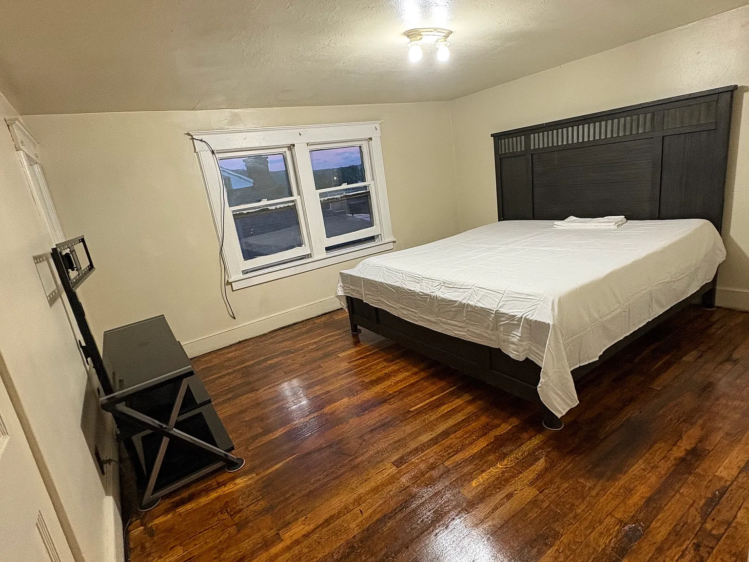 3 bed, $1,250 — Photo 1