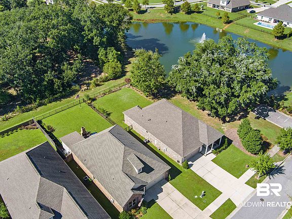 4th image of 343 Hemlock Dr